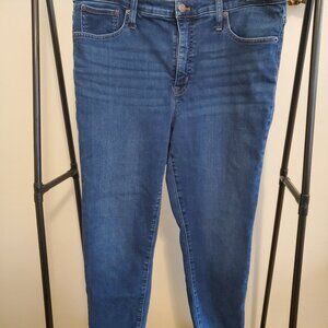 J Crew 9" mid-rise skinny stretch jean 32